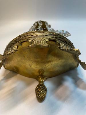 Wall sconce with crystal