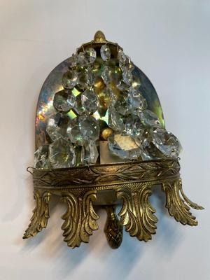 Wall sconce with crystal