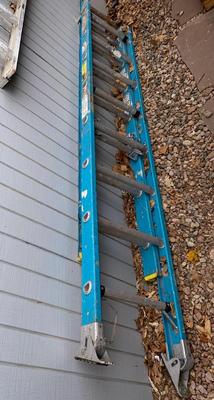 16’ WERNER FIBERGLASS EXTENSION LADDER