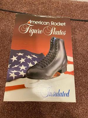 LIKE NEW MENS SIZE 11 AMERICAN ROCKET FIGURE SKATES