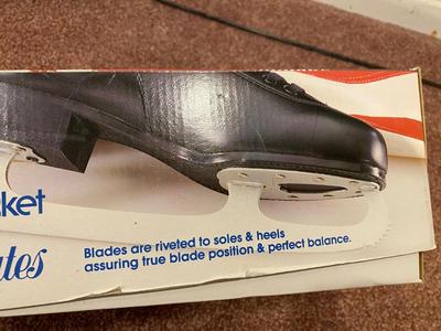 LIKE NEW MENS SIZE 11 AMERICAN ROCKET FIGURE SKATES