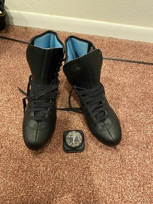LIKE NEW MENS SIZE 11 AMERICAN ROCKET FIGURE SKATES