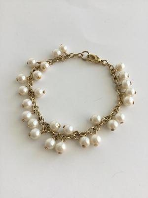 Gold tone faux pearl fashion bracelet