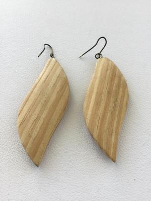 Fashion dangle earrings