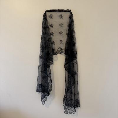 Lovely Scarves: Batik & More (GB2-HS)