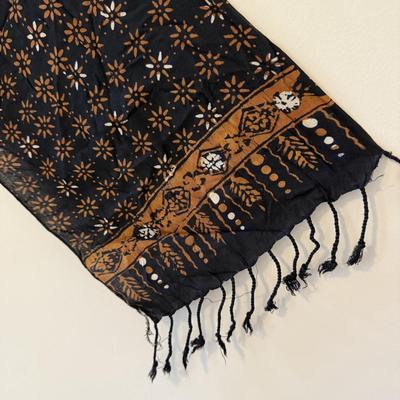 Lovely Scarves: Batik & More (GB2-HS)
