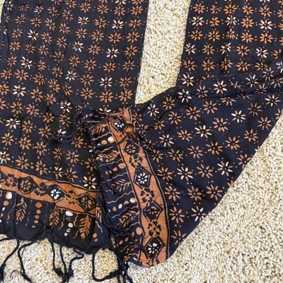 Lovely Scarves: Batik & More (GB2-HS)