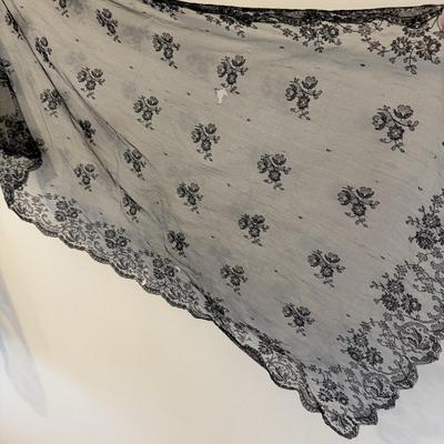 Lovely Scarves: Batik & More (GB2-HS)