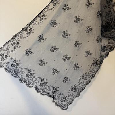 Lovely Scarves: Batik & More (GB2-HS)