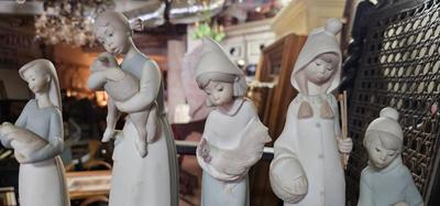 Lot of 5 Lladros Shepherdess, Girl holding Piglet, Girl with Lamb, Shepard with Lamb, Shepard Girl All Matte Finish