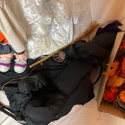 A1429 Large Lot of Halloween Decor
