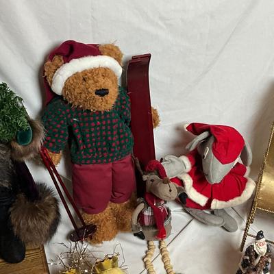 A1431 Vintage Christmas Decor Lot