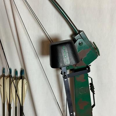 A1434 Vintage Sidekick Compound Bow with arrows