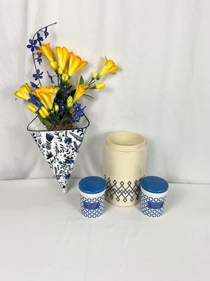 Lot D 378 Blue & White Yankee Candle Decor Lot