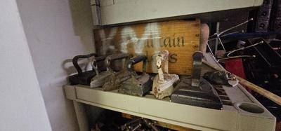 6 Cast Iron Irons! Instant collection!