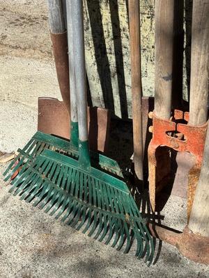 Lot of 13 used Garden Tools
