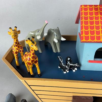 MR1448 Byers' Choice Wooden Noah's Ark Set