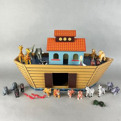 MR1448 Byers' Choice Wooden Noah's Ark Set