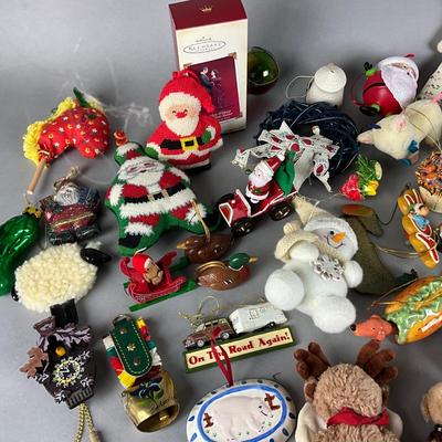 A1463 Christmas Ornament Lot
