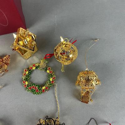 A1465 12 Danbury Mint Gold Christmas Ornament Collection