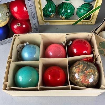 A1466 Glass Ball Ornament Lot