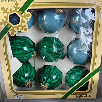 Sale Photo Thumbnail #1156: Comes with all ornaments featured in the pictures