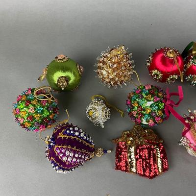 A1468 Handmade Ornament Lot