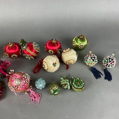 A1468 Handmade Ornament Lot