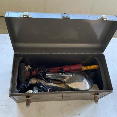 G1472 Craftsman Tool Box with Tools