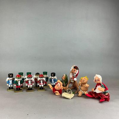 A1487 Anna Lee Dolls & Nutcrackers