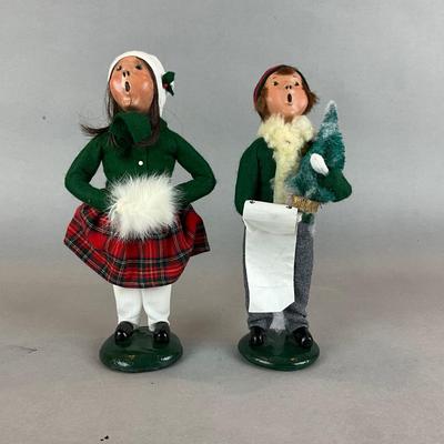 SR1500 Byers' Choice Caroler Figurines with Muff and Tree 1987