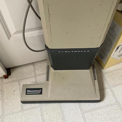 K1511 Electrolux Discovery II Vacuum and Bags