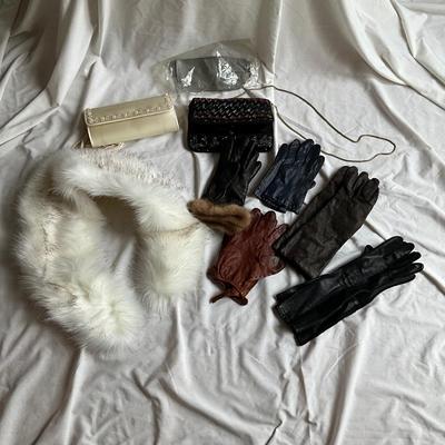 M1528 Beaded Handbag, Leather Gloves, Faux Collar Lot