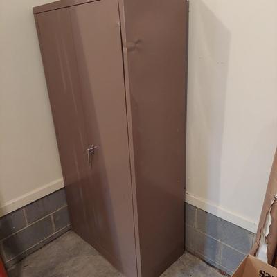 Metal Storage Cabinet (G-BBL)