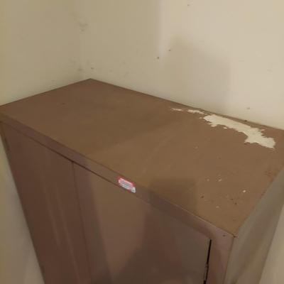 Metal Storage Cabinet (G-BBL)