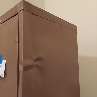 Metal Storage Cabinet (G-BBL)