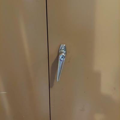 Metal Storage Cabinet (G-BBL)