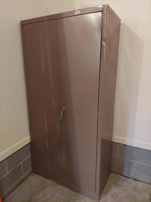 Metal Storage Cabinet (G-BBL)
