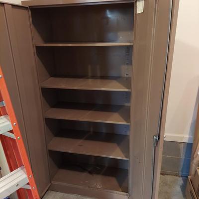 Metal Storage Cabinet (G-BBL)