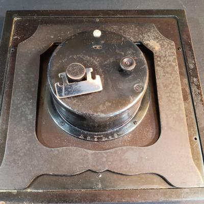 LOT 6: Hammond Clock Co. Bakelite Cathedral Clock, Jahresuhren-Fabrik G.m.b.H. Clock & Chelsea 8-Day Desk Clock