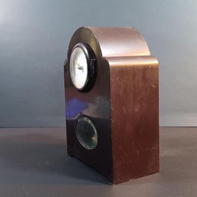 LOT 6: Hammond Clock Co. Bakelite Cathedral Clock, Jahresuhren-Fabrik G.m.b.H. Clock & Chelsea 8-Day Desk Clock