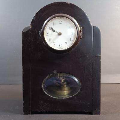 LOT 6: Hammond Clock Co. Bakelite Cathedral Clock, Jahresuhren-Fabrik G.m.b.H. Clock & Chelsea 8-Day Desk Clock