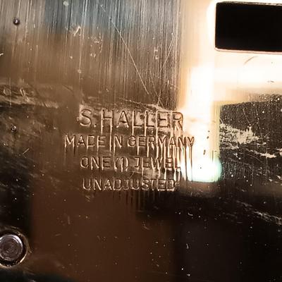 LOT 18: Elgin S. Haller West German Anniversary Clock in Cut Crystal Dome