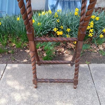 LOT 190: Vintage Barley Twist 4ft Book Stand