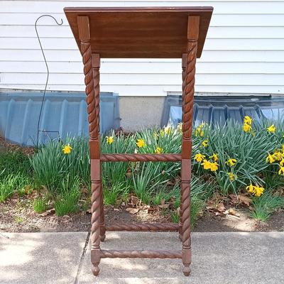 LOT 190: Vintage Barley Twist 4ft Book Stand