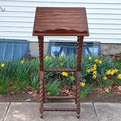 LOT 190: Vintage Barley Twist 4ft Book Stand