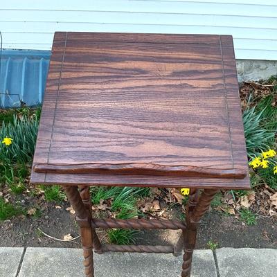 LOT 190: Vintage Barley Twist 4ft Book Stand