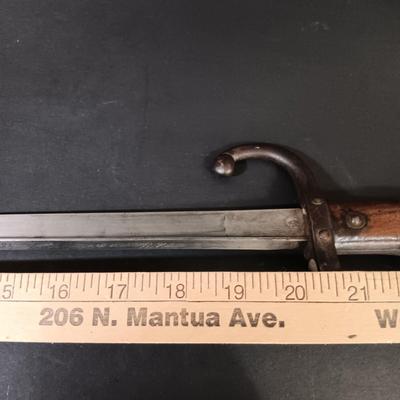 LOT 193: French Gras Bayonet with Scabbard - Blade Marked Mre d'Armes de Chat 1875