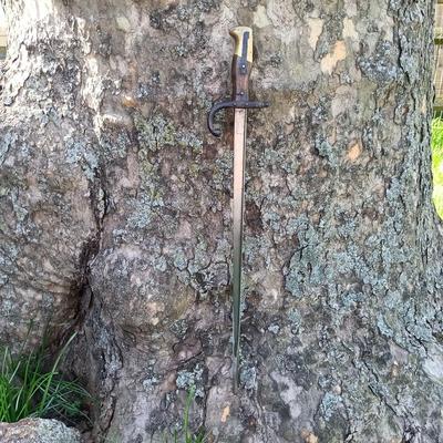 LOT 193: French Gras Bayonet with Scabbard - Blade Marked Mre d'Armes de Chat 1875