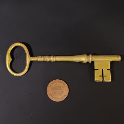 LOT 195: 1876 Philadelphia Centennial Exhibition Visitors Guide w/ Brass Eagle Flag Topper, Bailey Banks & Biddle Co. Miniature...